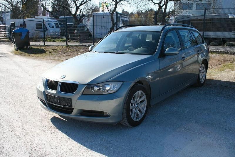 Gebraucht BMW 318 143 PS (105 kW) 2008 Grau Kombi