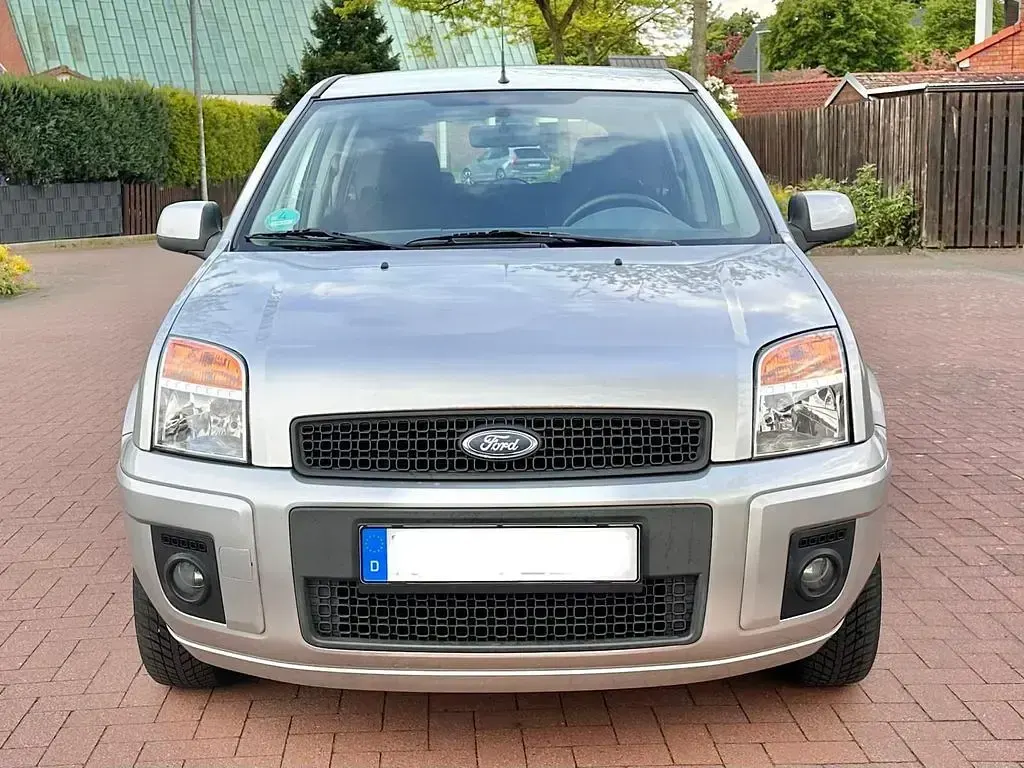 Gebraucht Ford Fusion 80 PS (58 kW) 2010 Silber Kleinwagen