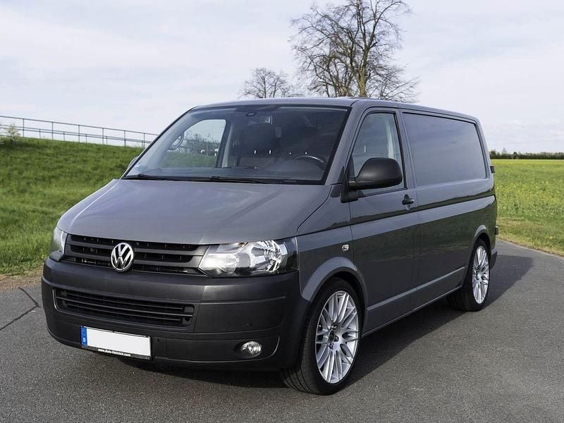 Gebraucht VW T5 140 PS (102 kW) 2014 Grau Van