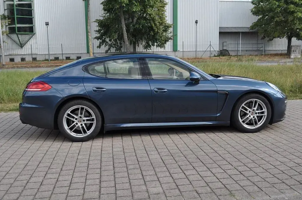 Gebraucht Porsche Panamera 310 PS (228 kW) 2014 Yachtingblaumetallic Kleinwagen