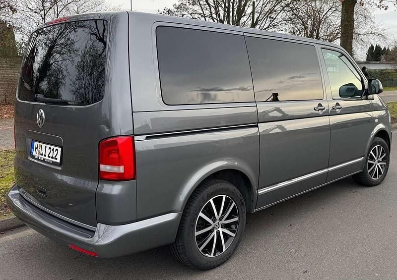 Gebraucht VW Multivan Highline 179 PS (131 kW) 2013 Grau Van / Kleinbus