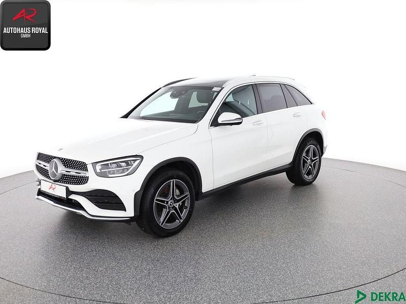 Polarweiss Gebraucht 2022 Mercedes GLC300e AMG SUV | 39.740 € (Fairer Preis) - Bild 1/4