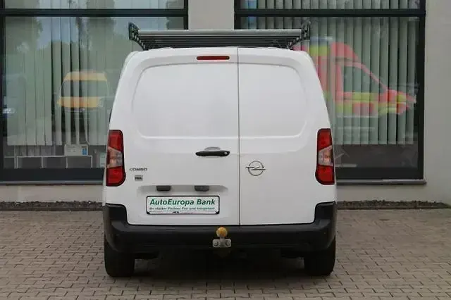 Gebraucht Opel Combo Selection 76 PS (55 kW) 2020 Weiß Van / Kleinbus
