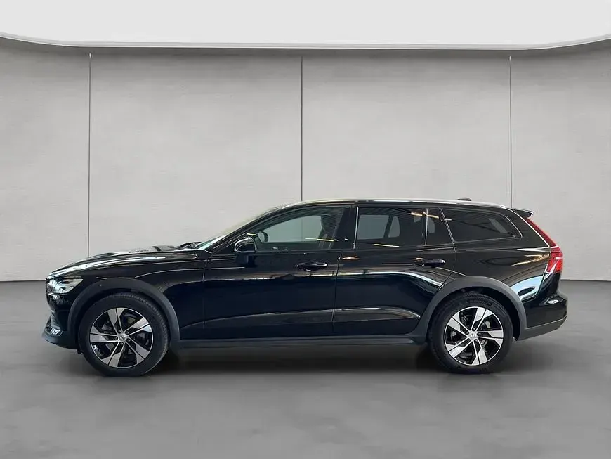 Gebraucht Volvo V60 CC 145 PS (106 kW) 2024 Kombi