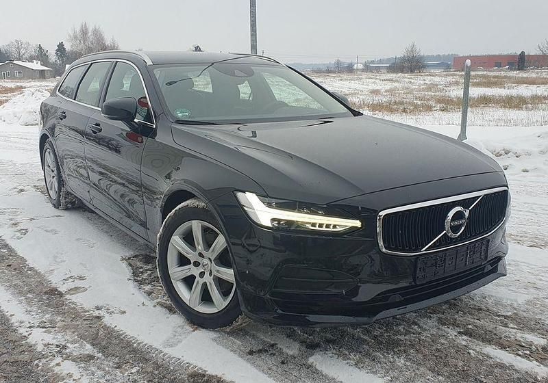 Schwarz Gebraucht 2018 Volvo V90 Momentum Kombi | 18.000 € (Superpreis) - Bild 1/4
