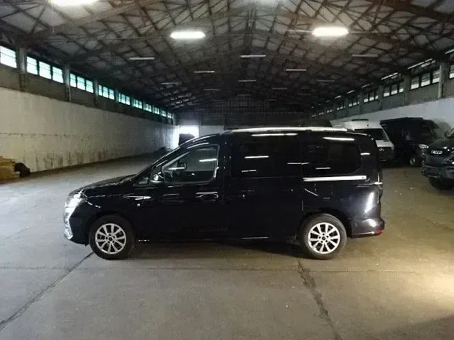 Gebraucht Ford Tourneo Titanium 122 PS (89 kW) 2023 Schwarz Van / Kleinbus
