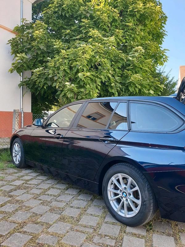 Gebraucht BMW 320 184 PS (135 kW) 2013 Blau Kombi