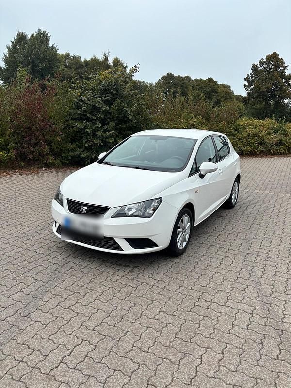 Weiß Gebraucht 2017 Seat Ibiza Kleinwagen | 6.499 € (Superpreis) - Bild 1/4