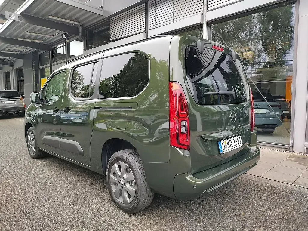 Nowe Opel Combo Life Edition 131 KM (96 kW) 2026 Typ aussenverkleidung metalliclackierung Minivan