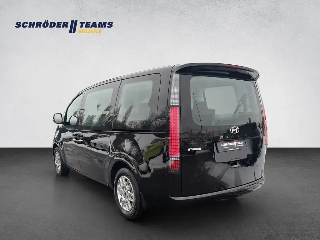 Neu Hyundai Staria Trend 224 PS (164 kW) 2026 Abyss black Van / Kleinbus