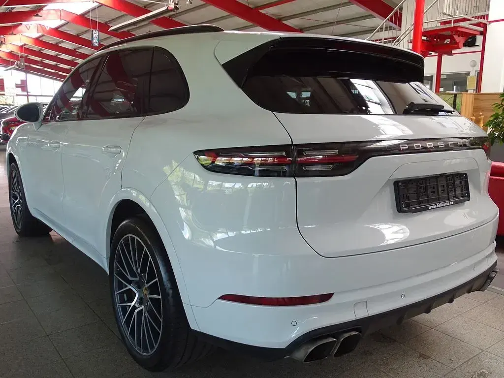 Gebraucht Porsche Cayenne 549 PS (403 kW) 2018 Carraraweißmetallic (metallic) SUV