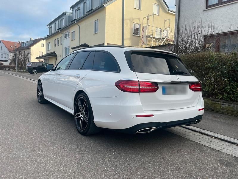 Gebraucht Mercedes E250 AMG 211 PS (155 kW) 2017 Weiß Kombi