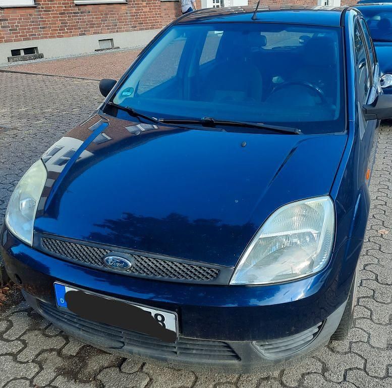 Blau Gebraucht 2004 Ford Fiesta Kleinwagen | 1.050 € (Fairer Preis) - Bild 1/2
