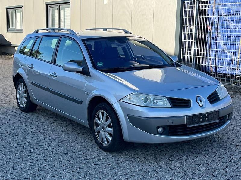 Silber Gebraucht 2008 Renault Mégane II Limousine | 2.450 € (Fairer Preis) - Bild 1/4