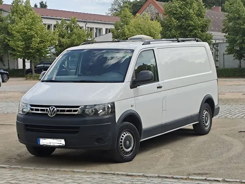 Gebraucht VW T5 Trendline 106 PS (77 kW) 2015 Grau Van