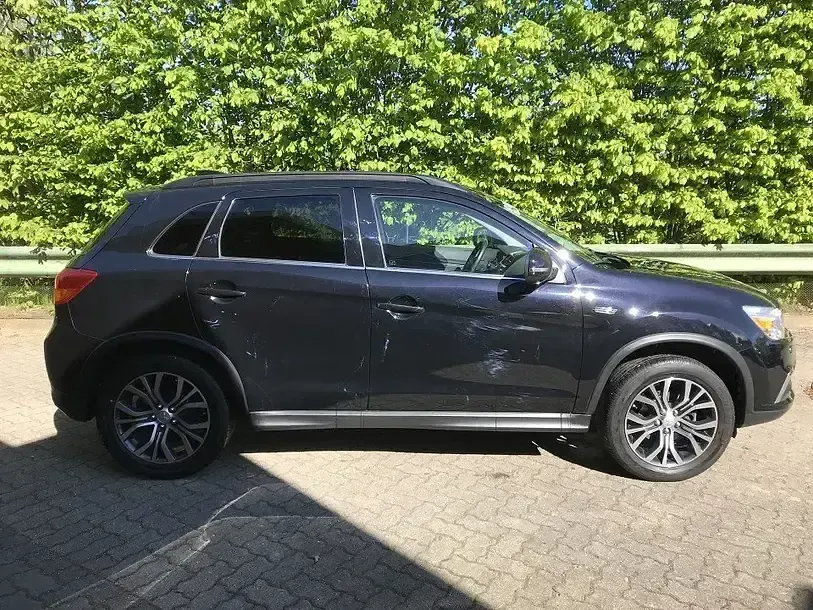 Gebraucht Mitsubishi ASX Edition 117 PS (86 kW) 2017 Pantherschwarz SUV