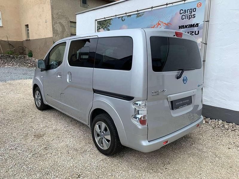Gebraucht Nissan Evalia 80 kW (109 PS) 2019 Silver (m) Van / Kleinbus