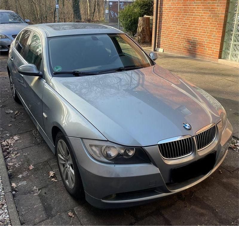 Gebraucht BMW 325 218 PS (160 kW) 2005 Silber Limousine