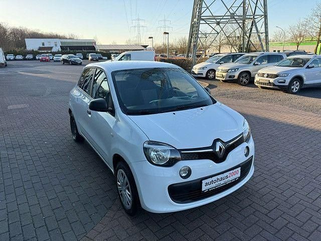 Gebraucht Renault Twingo Life 69 PS (50 kW) 2018 Weiß Kleinwagen
