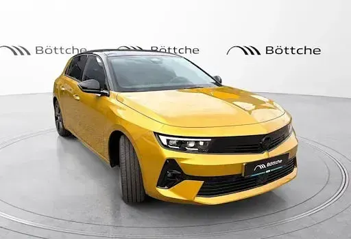 Gebraucht Opel Astra 114 kW (156 PS) 2026 Lackierung amber yellow/typ aussenverkleidung metalliclackierung Limousine