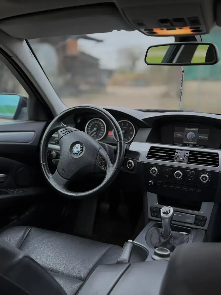 Gebraucht BMW 523 190 PS (139 kW) 2008 Schwarz Limousine
