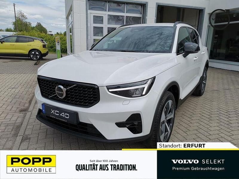 Crystal white pearl Gebraucht 2024 Volvo XC40 Plus SUV | 34.450 € (Fairer Preis) - Bild 1/4