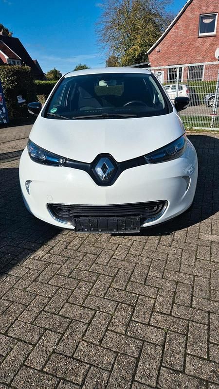 Weiß Gebraucht 2018 Renault Zoe LIMITED Kleinwagen | 6.950 € (Superpreis) - Bild 1/4