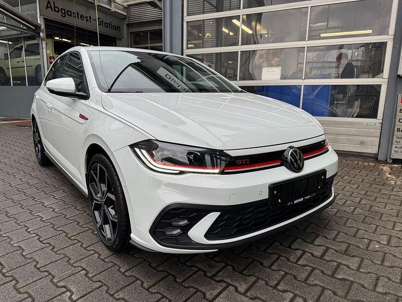 Weiß Neu 2026 VW Polo GTI Limousine | 31.450 € (Etwas zu teuer) - Bild 1/3