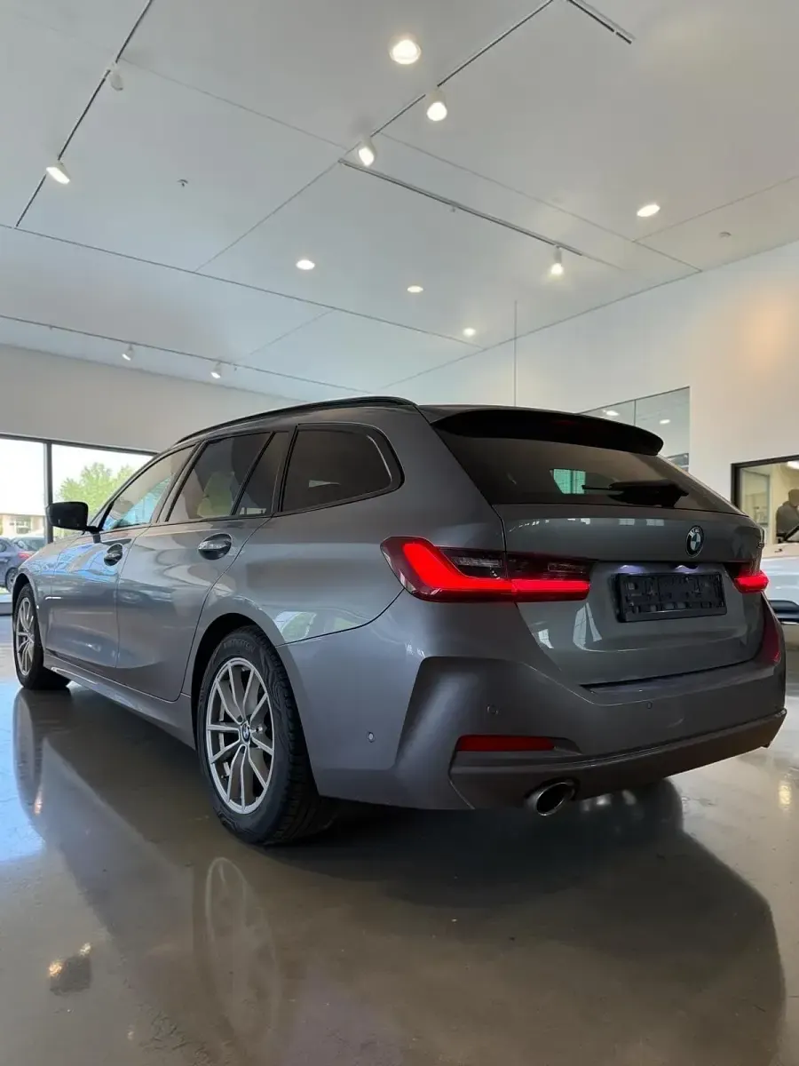 Brugt BMW 318 152 HK (111 kW) 2024 Grå Stationcar