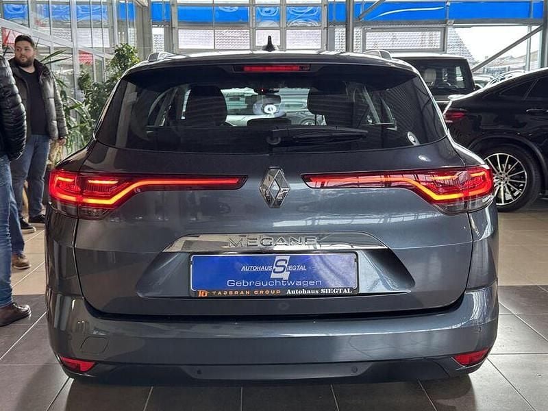 Gebraucht Renault Mégane IV Business 116 PS (85 kW) 2022 Grau Limousine