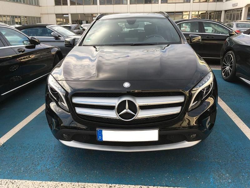 Gebraucht Mercedes GLA220 Style 170 PS (125 kW) 2016 Schwarz SUV