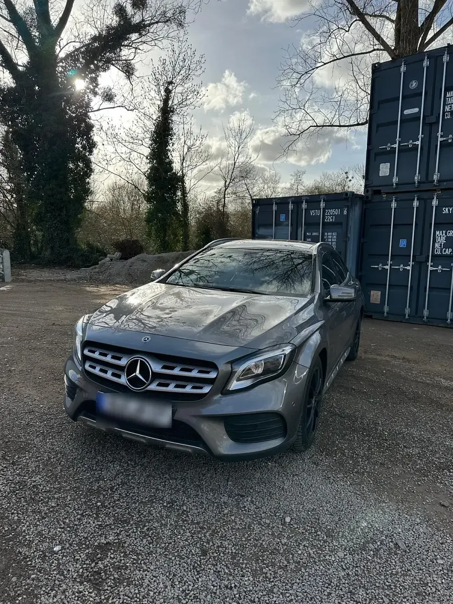 Gebraucht Mercedes GLA250 AMG line 211 PS (155 kW) 2019 Grau SUV