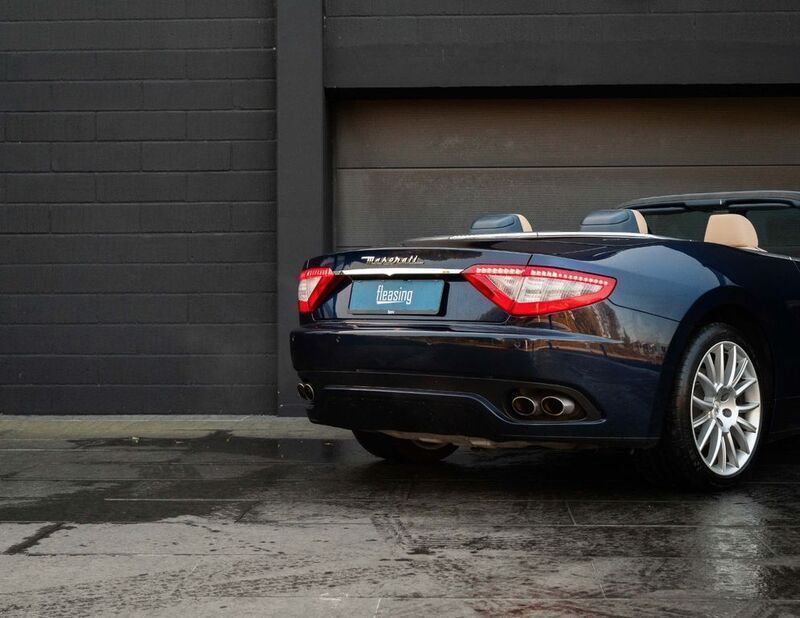 Gebraucht Maserati GranCabrio 439 PS (322 kW) 2011 Blau Cabrio