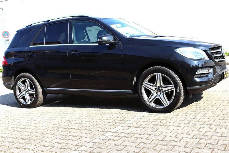 Gebraucht Mercedes ML350 258 PS (189 kW) 2015 Schwarz SUV