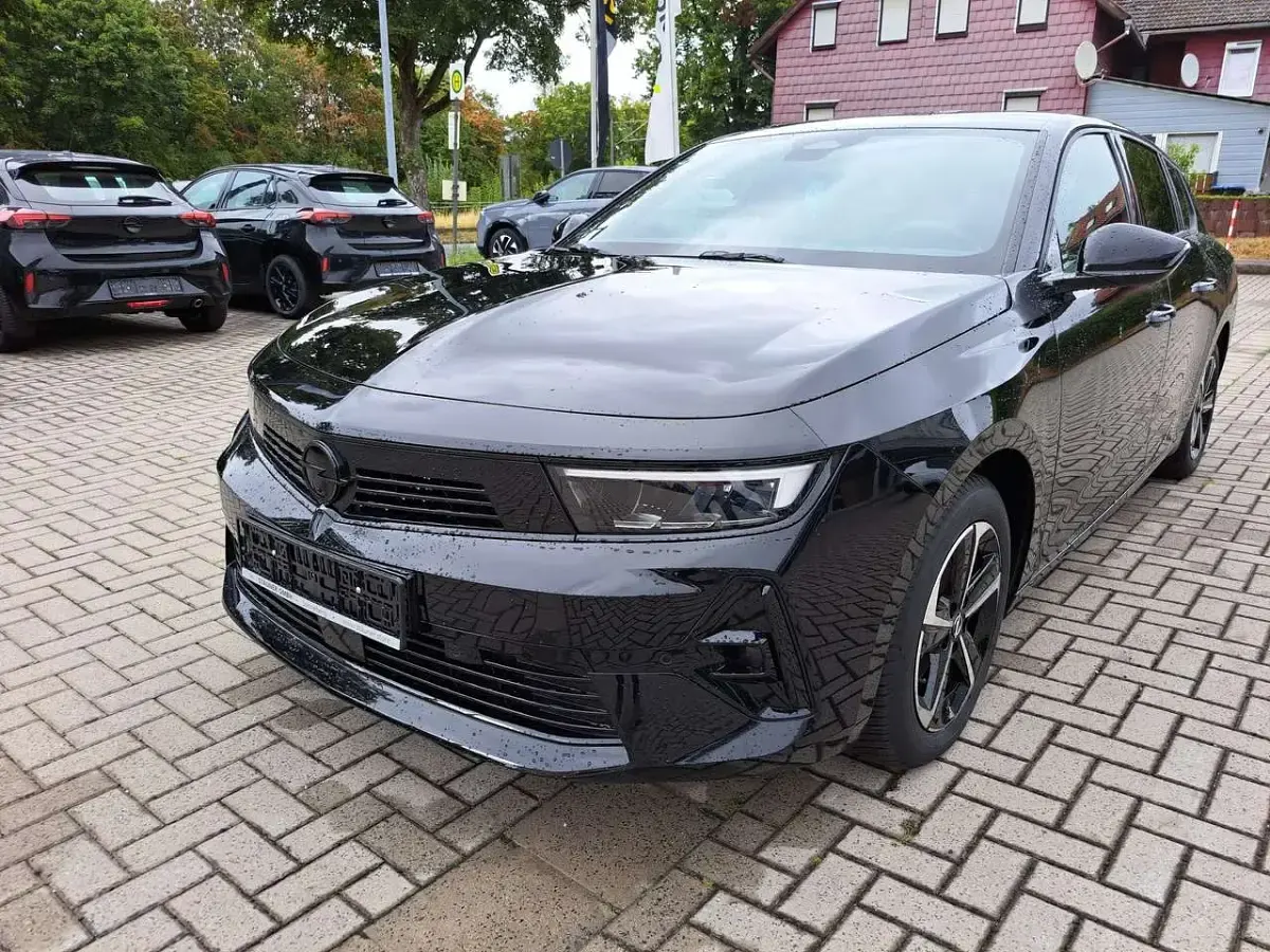 Gebraucht Opel Astra 131 PS (96 kW) 2025 Schwarz Kleinwagen
