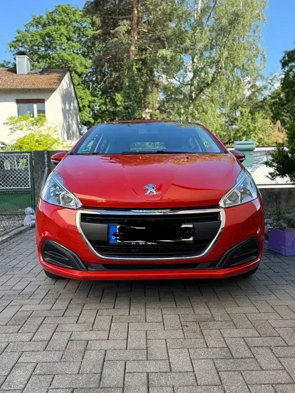 Gebraucht Peugeot 208 Active 82 PS (60 kW) 2016 Rot Kleinwagen