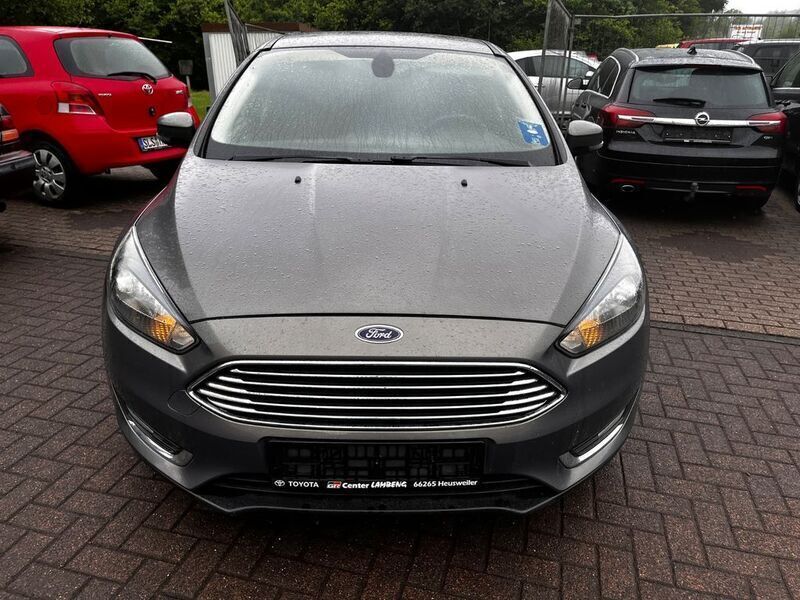 Braun Gebraucht 2014 Ford Focus Titanium Limousine | 6.990 € (Etwas zu teuer) - Bild 1/4