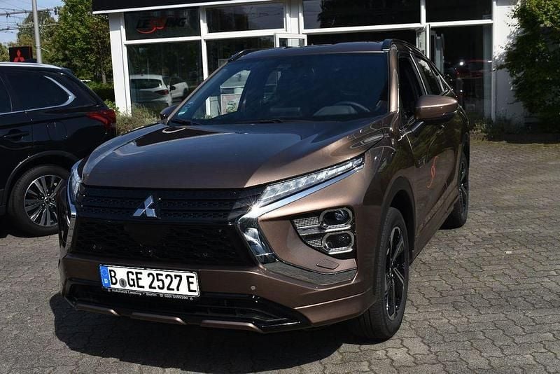 Gebraucht Mitsubishi Eclipse Cross Select 188 PS (138 kW) 2025 Braun SUV