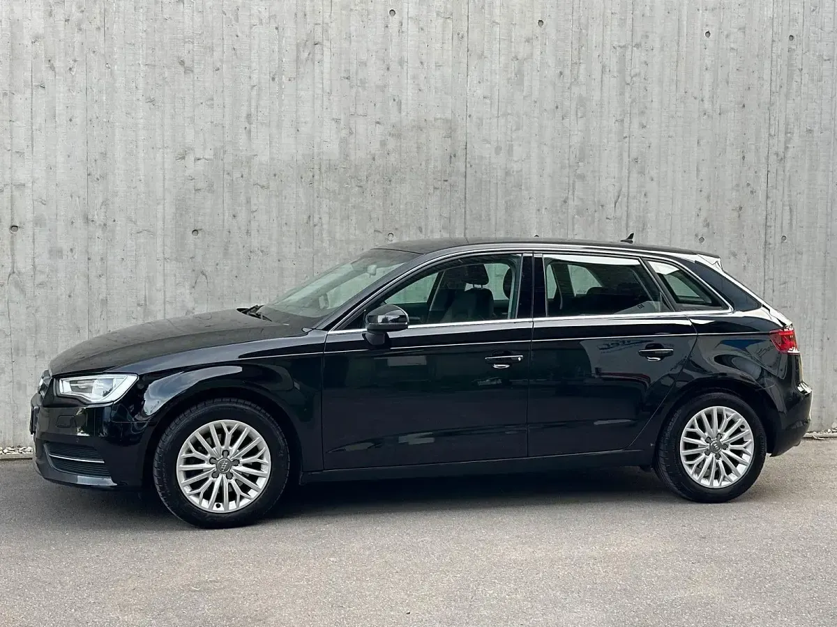 Gebraucht Audi A3 Ambiente 150 PS (110 kW) 2016 Schwarz Limousine