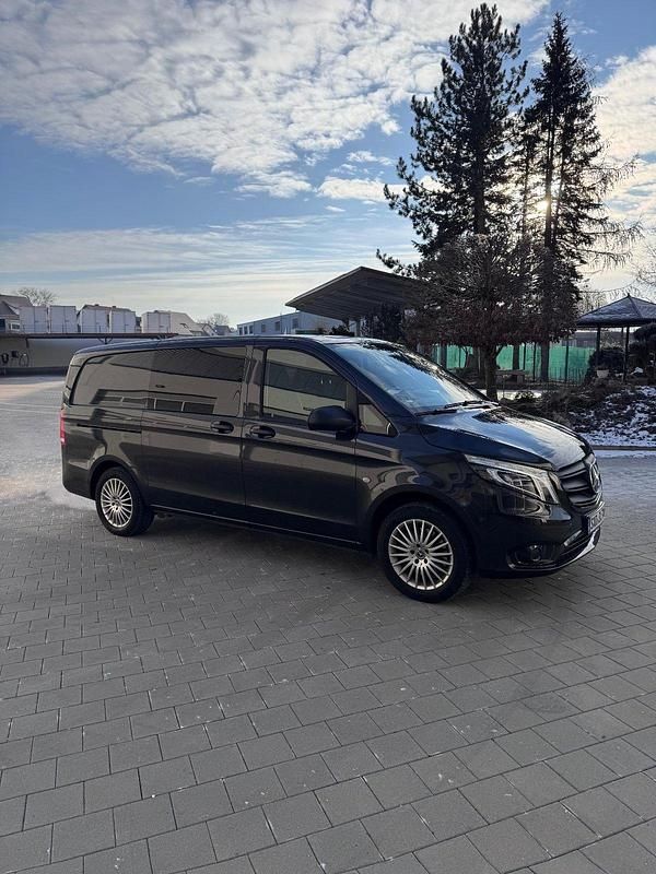 Schwarz Gebraucht 2022 Mercedes Vito Van | 27.500 € (Superpreis) - Bild 1/4