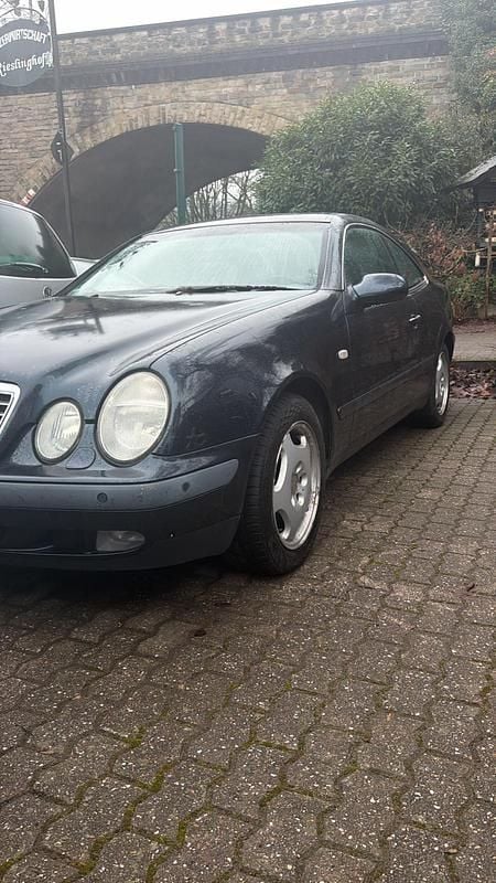Schwarz Gebraucht 1999 Mercedes CLK230 Coupé | 2.200 € (Fairer Preis) - Bild 1/4