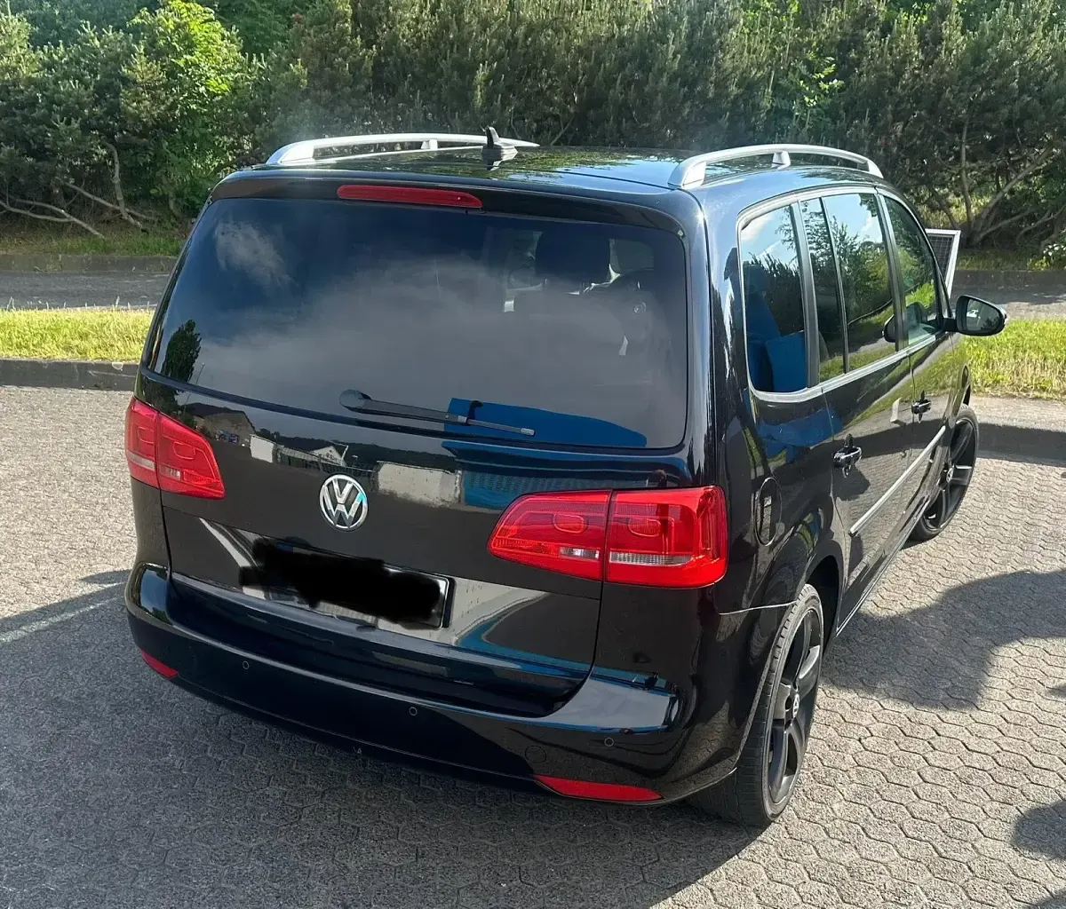 Gebraucht VW Touran Highline 140 PS (102 kW) 2012 Schwarz Van / Kleinbus