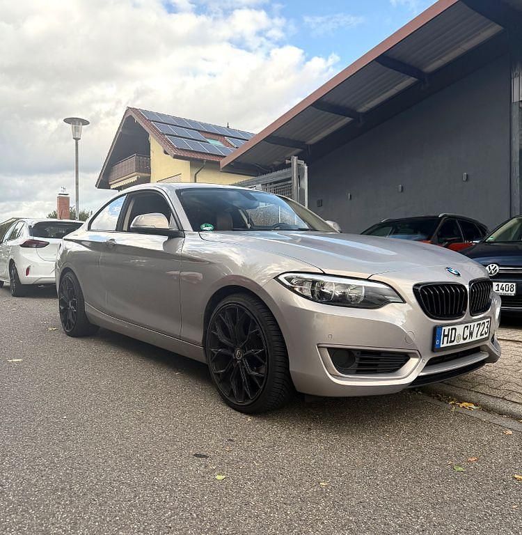 Silber Gebraucht 2015 BMW 218 Performance Coupé | 13.290 € (Guter Preis) - Bild 1/4