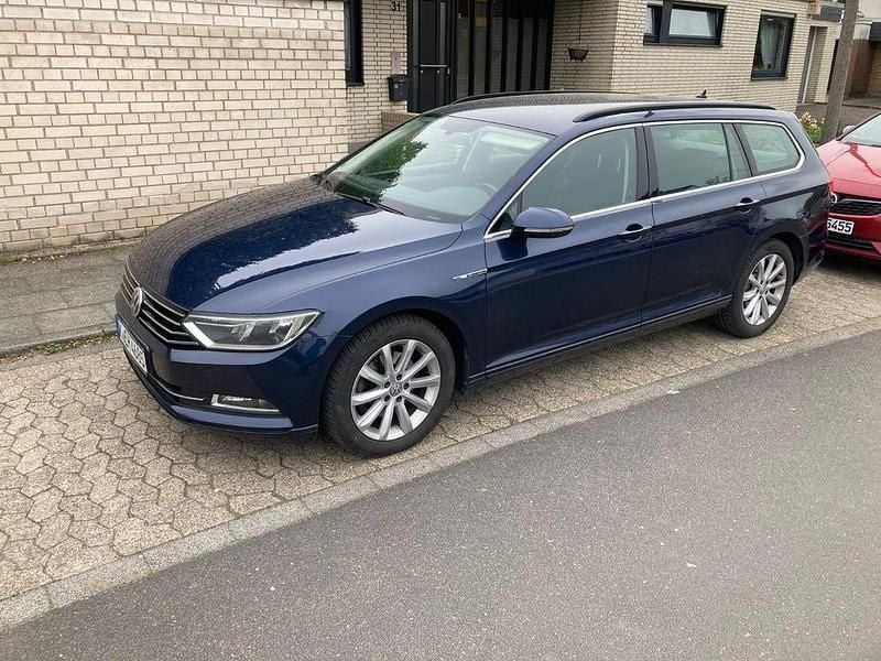 Gebraucht VW Passat Comfortline 150 PS (110 kW) 2015 Blau Kombi