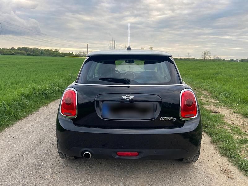 Second-hand Mini Cooper D 116 CP (85 kW) 2016 Negru Hatchback
