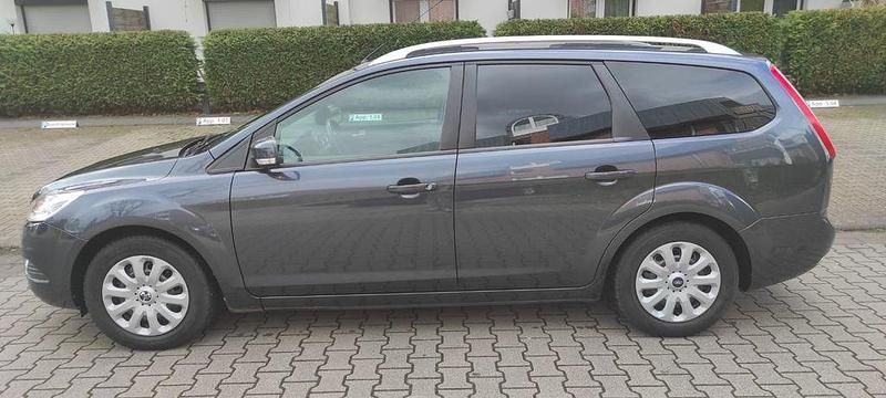 Gebraucht Ford Focus Style 101 PS (74 kW) 2009 Grau Kombi