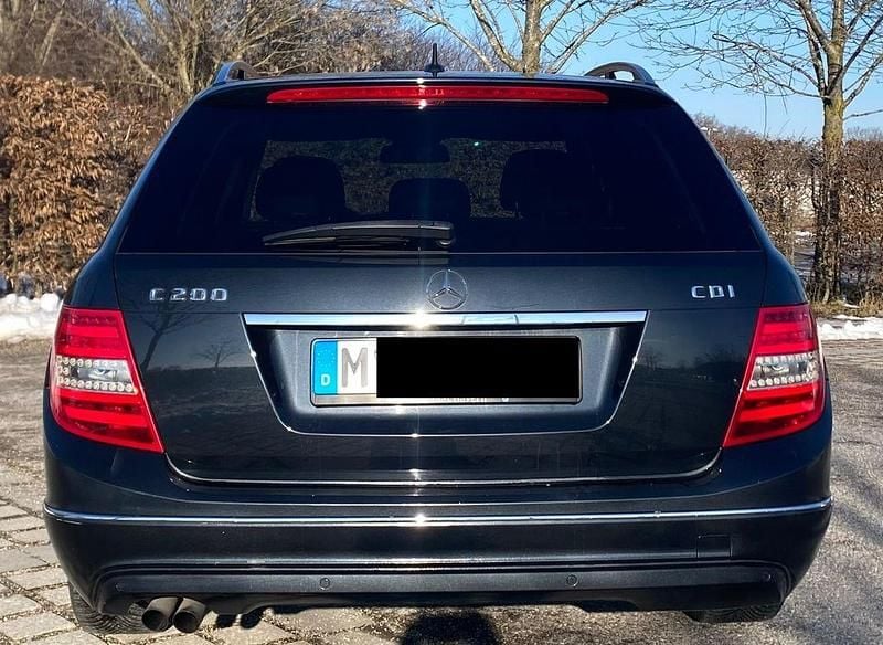 Gebraucht Mercedes C200 Avantgarde 136 PS (100 kW) 2013 Schwarz Limousine