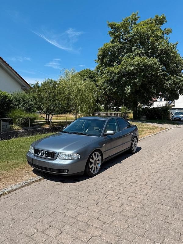 Grau Gebraucht 1999 Audi A4 Limousine | 5.250 € (Teuer) - Bild 1/4