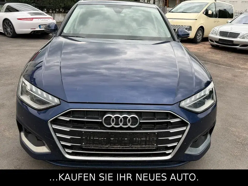 Gebraucht Audi A4 Advanced 163 PS (119 kW) 2020 Blau Limousine