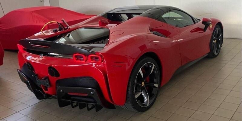 Gebraucht Ferrari SF90 999 PS (734 kW) 2023 Rot Cabrio